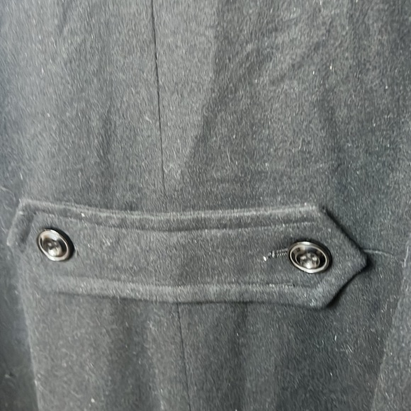 Classy Black Giacca Coat with Faux Fur Collar - Picture 6 of 7